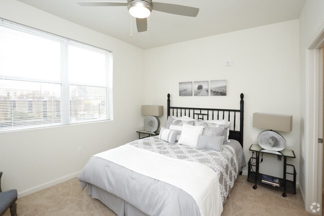 2BR, 2BA