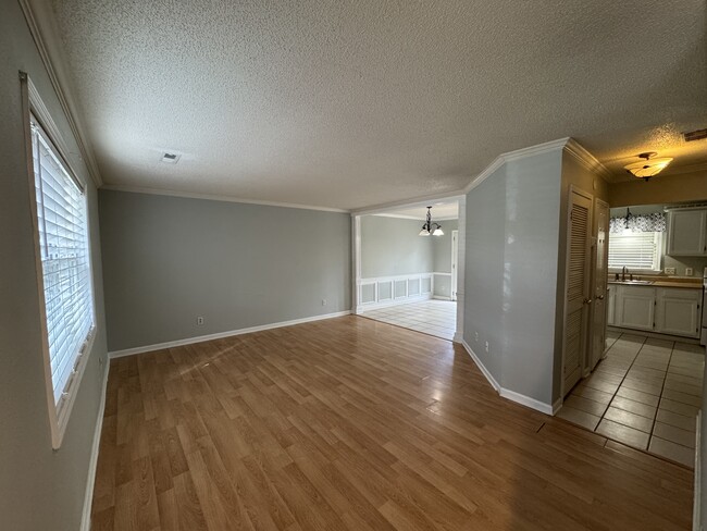 Photo - 397 Oakland Rd