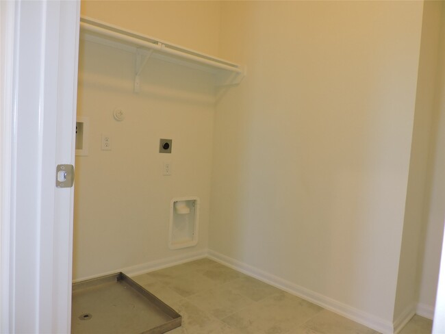 Photo - 1122 Epworth Ct.