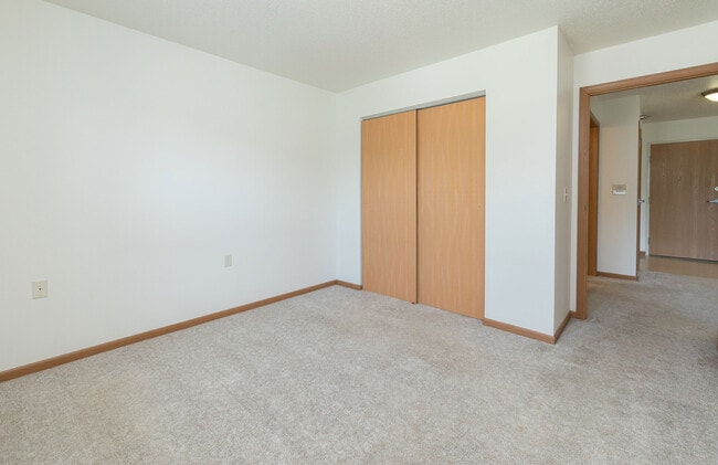 Fargo, ND Sunrise North | Dormitorio - Sunrise North