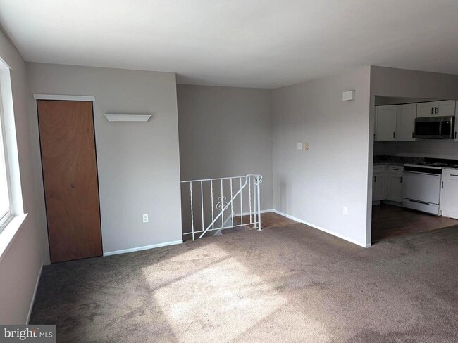 Photo - 8034 Craig St