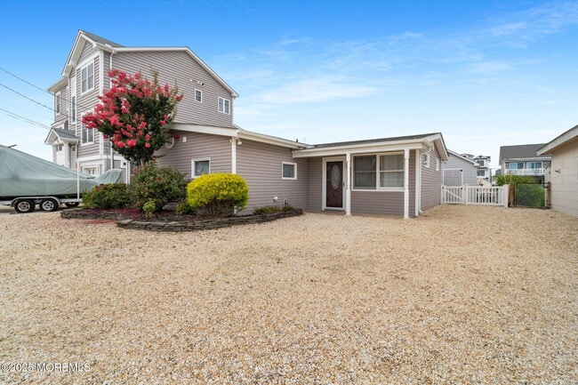 Photo - 60 Mary Alice Rd