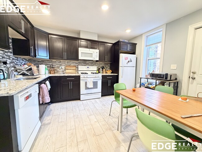 Building Photo - 15 Sewall St Unit 3