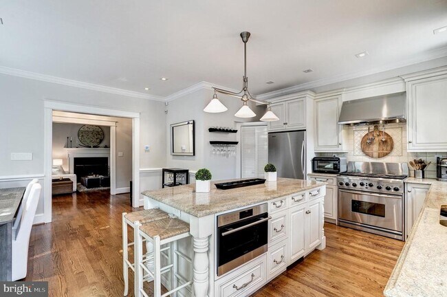 Photo - 2243 40th St NW