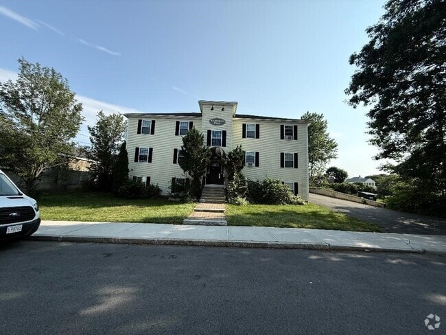 Building Photo - 111 Lancaster St Unit 4 Rental