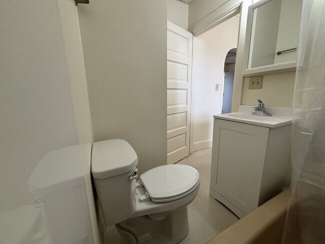 Photo - 117 N Main St Unidad 3