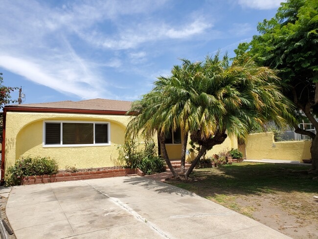 Building Photo - 2937 Virginia Ave Unit House