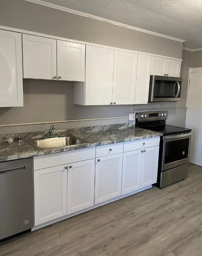 Photo - Cozy 4 Bedroom, 1 Bath Home in West York Schools!