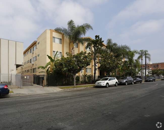 Building Photo - 817 S St Andrews Pl Rental