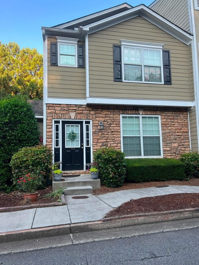 Building Photo - 209 Riverstone Commons Cir