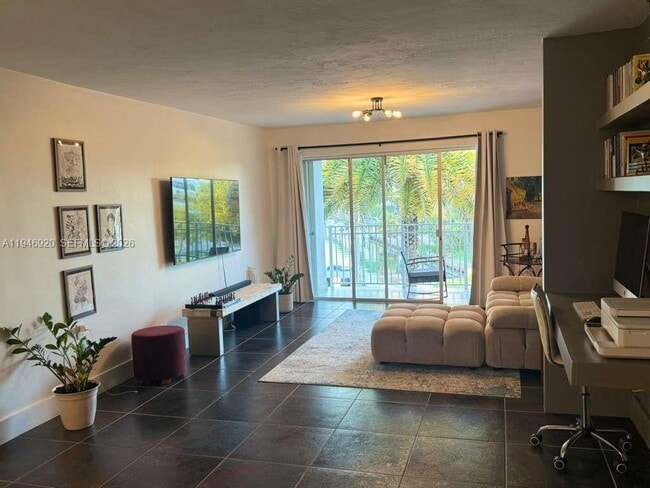 Photo - 1631 NE 114th St Unit 308