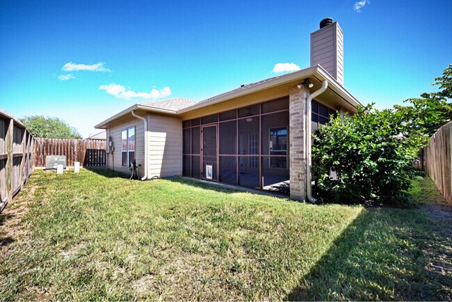 Photo - 2529 Windrose Dr