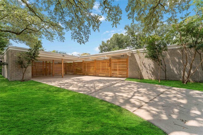 Photo - 5722 W Bellfort Ave