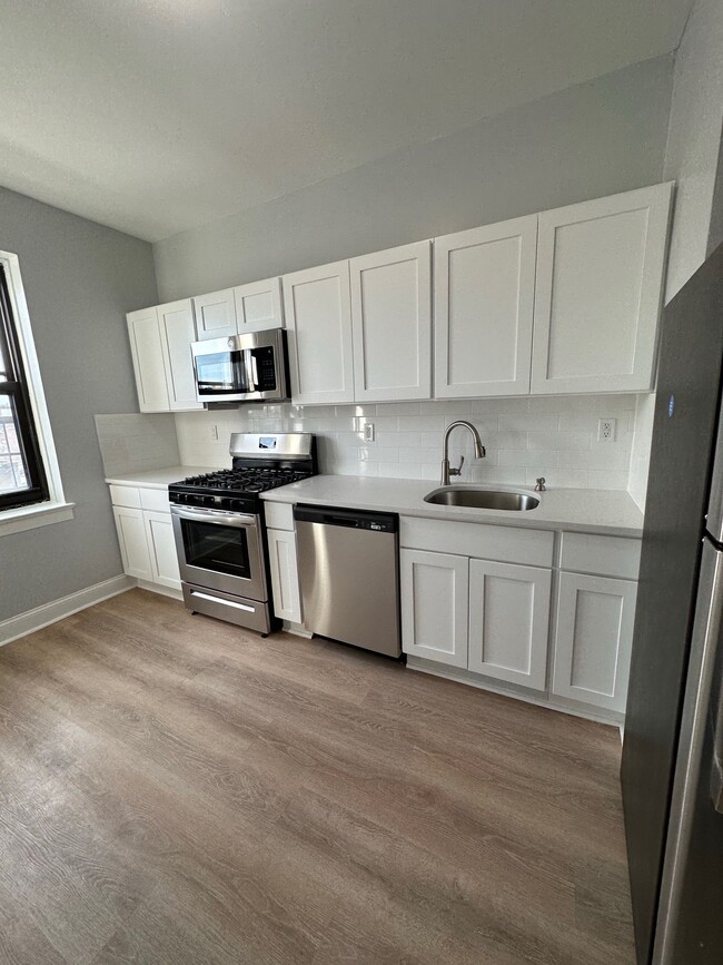 Building Photo - Palisades Towers Rental