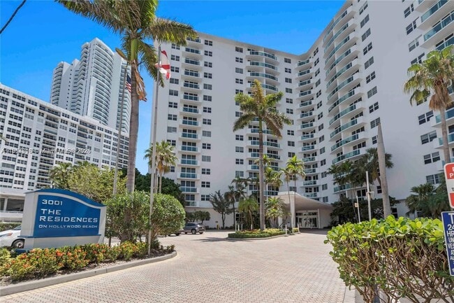 Building Photo - 3001 S Ocean Dr Unit 1423