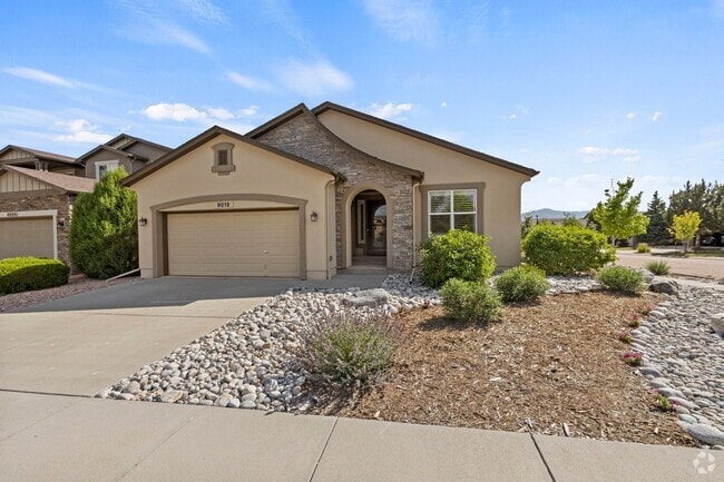Building Photo - Immaculate & Stunning 4BD Ranch Style in C... Rental