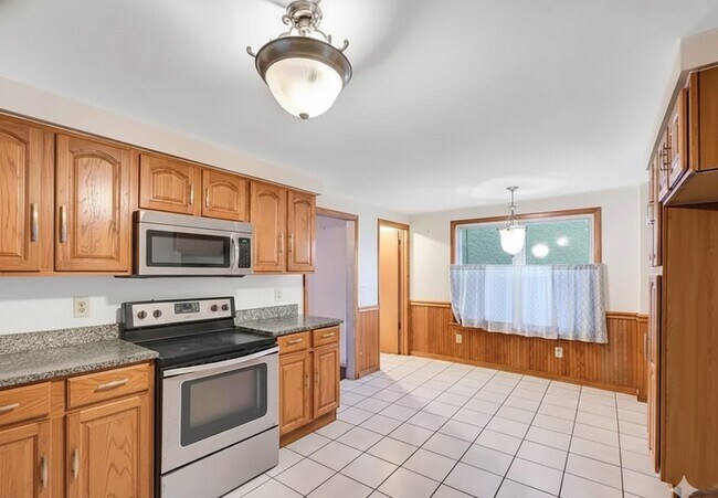 Photo - 227 Stephen Ave