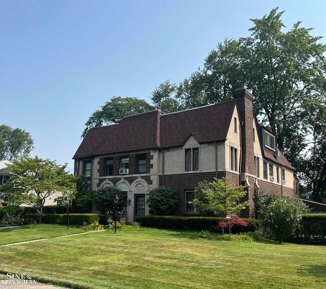 Building Photo - 752 Trombley Rd