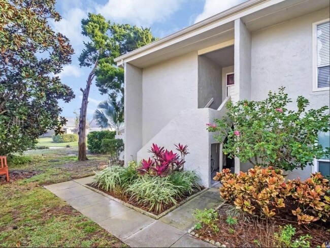 Photo - 616 Windrush Bay Dr