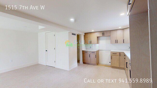 Photo - 1515 7th Ave W