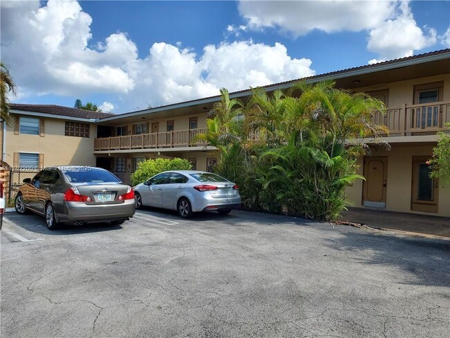Building Photo - 8704 NW 35th St Unit 104 Rental