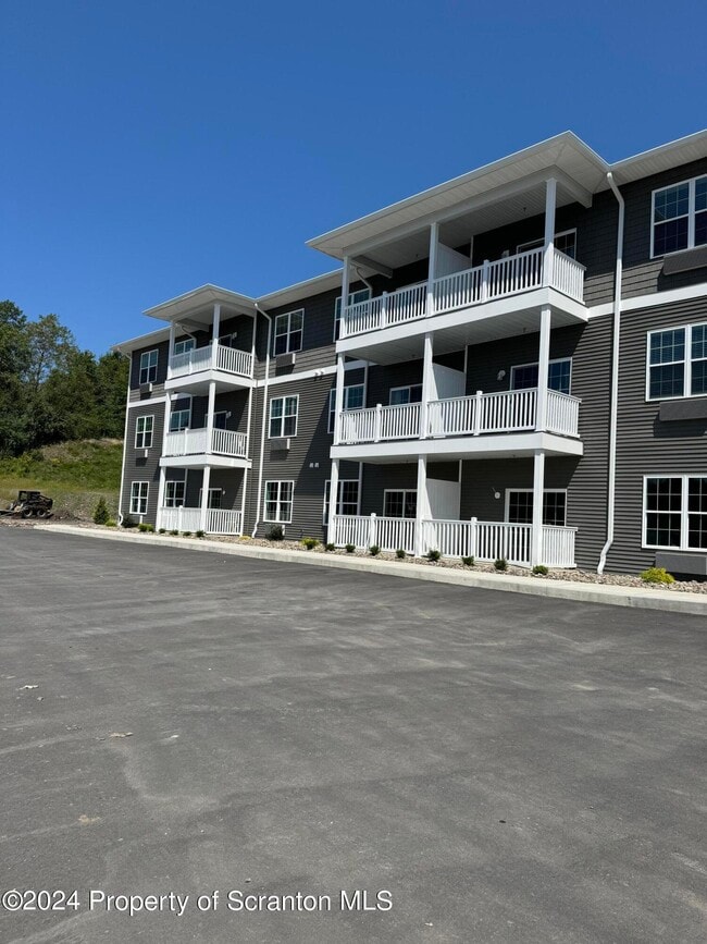 Building Photo - 102 Circle Dr Rental