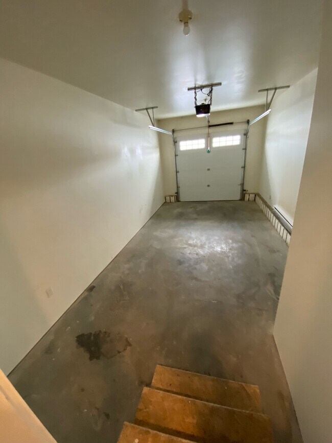 Photo - 11720-11102 102 St