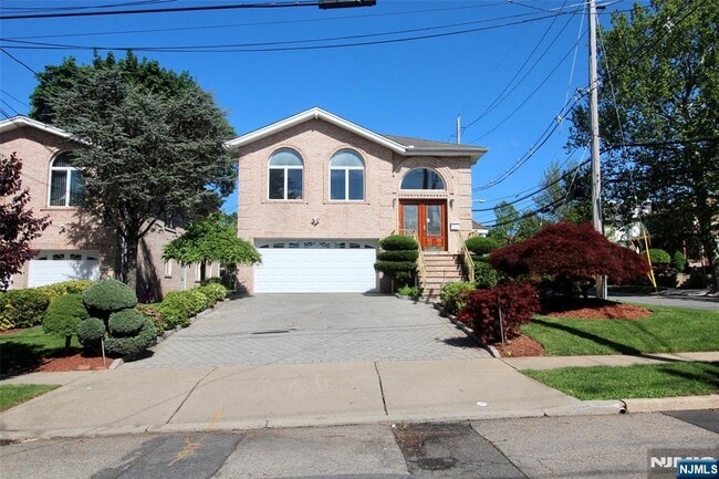 Photo - 499 Morse Ave