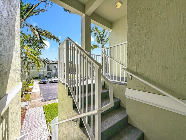 Photo - 2935 SE 1st Dr Unidad 21