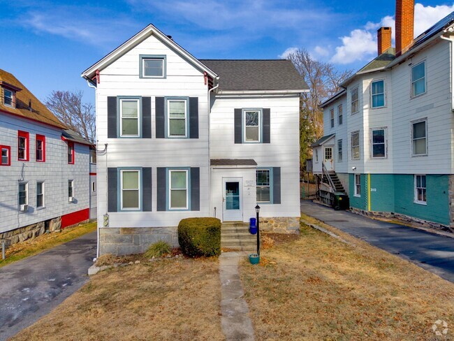 Building Photo - 21 Garfield Ave Rental