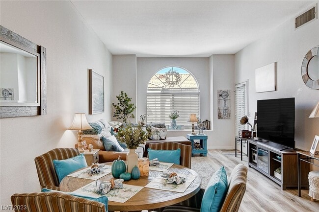 Photo - 3125 N Buffalo Dr Unit 2123