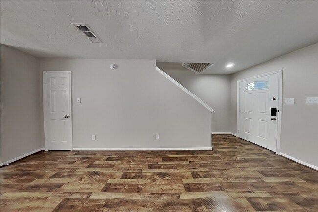 Photo - 16323 Jast Dr