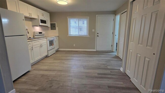 Photo - 33507 Berville Ct