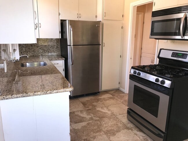Photo - 1BR w/ AC & Parking Near Little Italy – Pe... Unit 2022 Front St