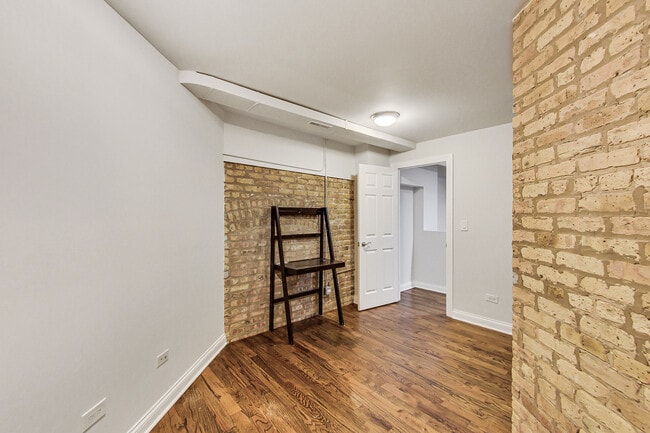 Photo - 1802 N Sheffield Ave Unidad R