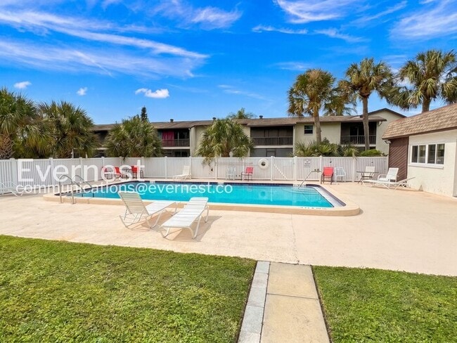 5541 Bay Blvd Unit 301