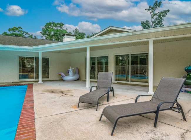 Photo - 27 Hickory Ave