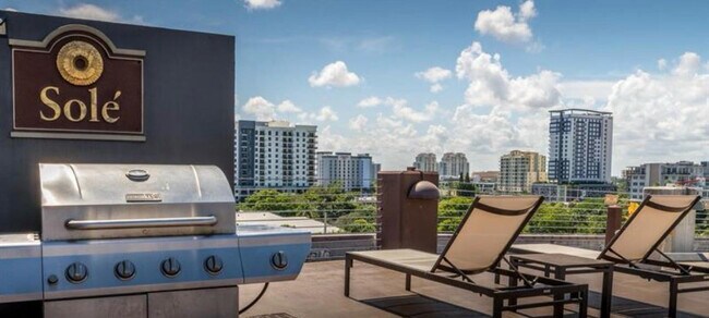 Photo - 533 NE 3rd Ave