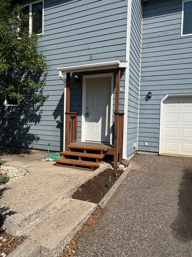 Building Photo - 916 Montana St Unit 916