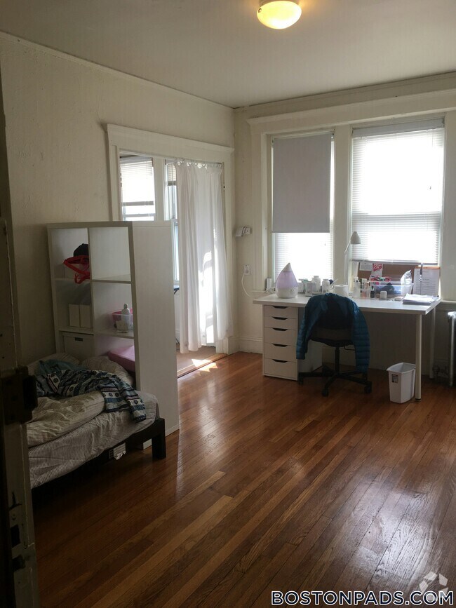Building Photo - 1167 Boylston St Rental