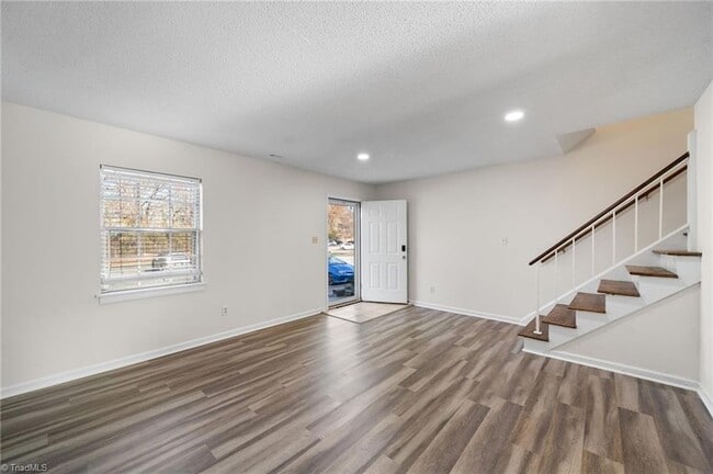 Photo - 5739 Bramblegate Rd Unidad E