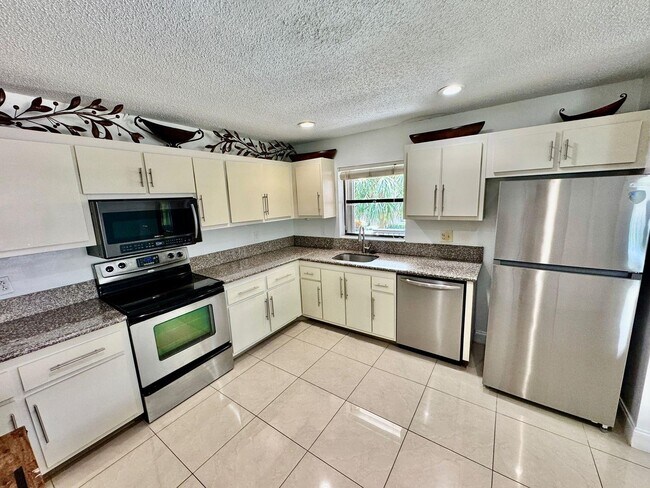 Photo - 9657 Riverside Dr