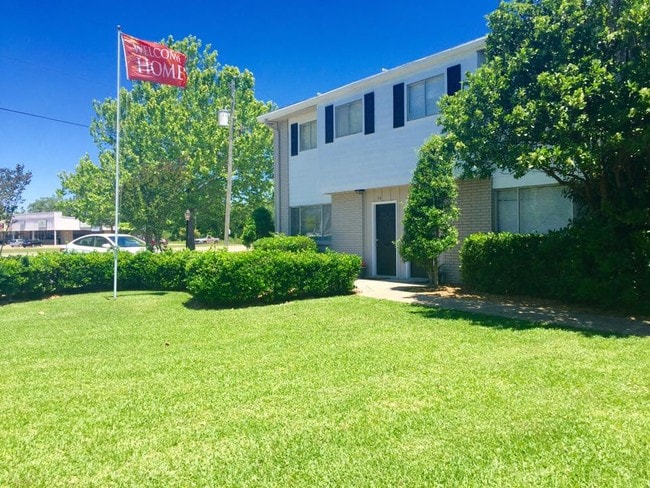 Pelican Pointe Apartments