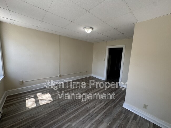Photo - 40 E Washington St Unit Apt 2B