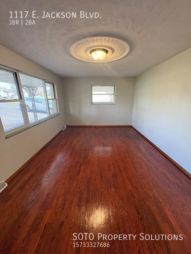 Photo - 1117 E Jackson Blvd