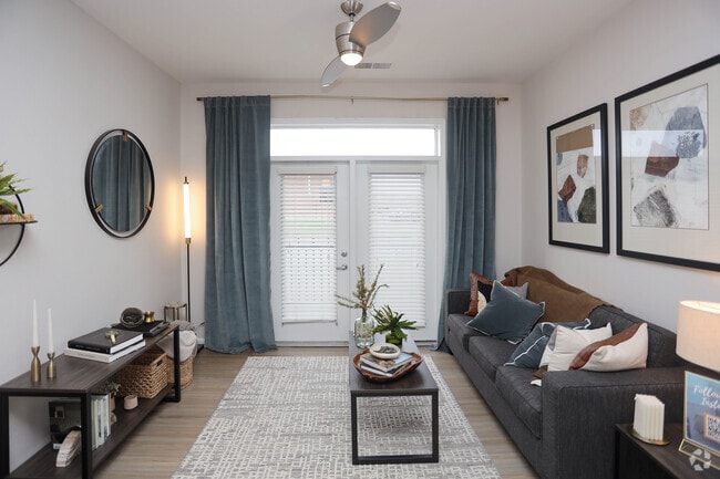 1BR, 1BA - 436 SF