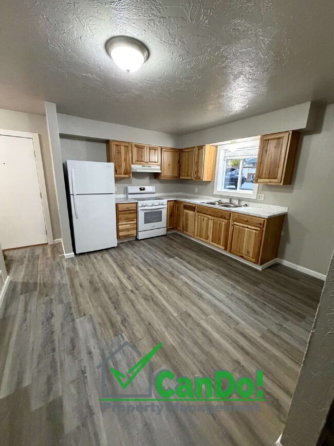 Photo - Now Available! Remodeled 3 bedroom, 1 bathroom apartment in Blackfoot Unidad 3