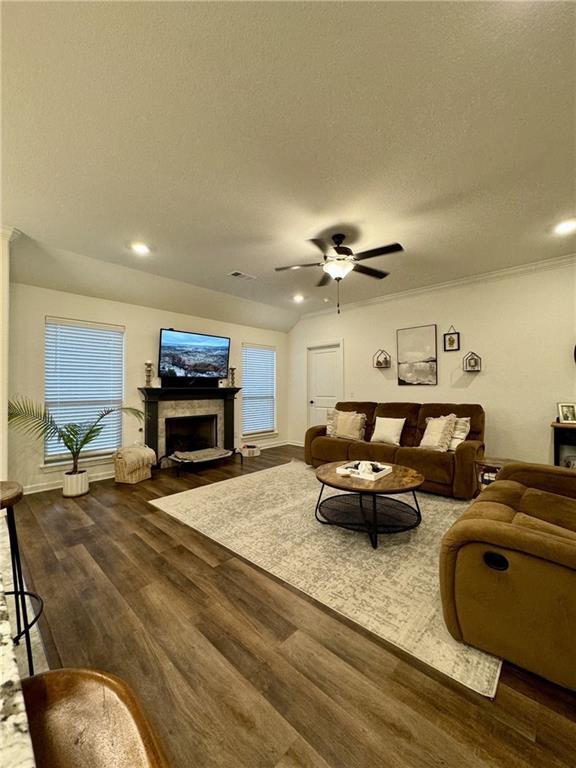 Photo - 253 Amber Dawn Ave