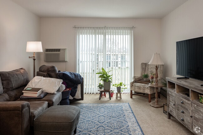 2BR, 1BA - 865SF - Living Room