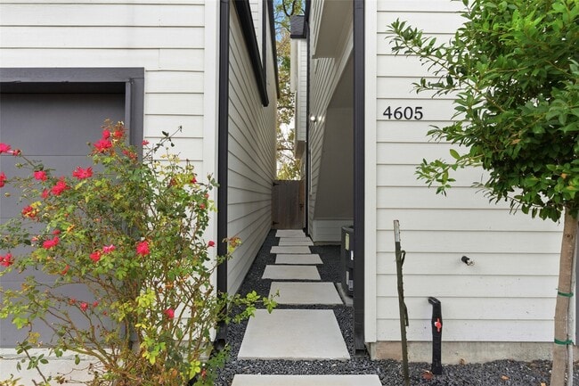 Photo - 4605 Lavatera St